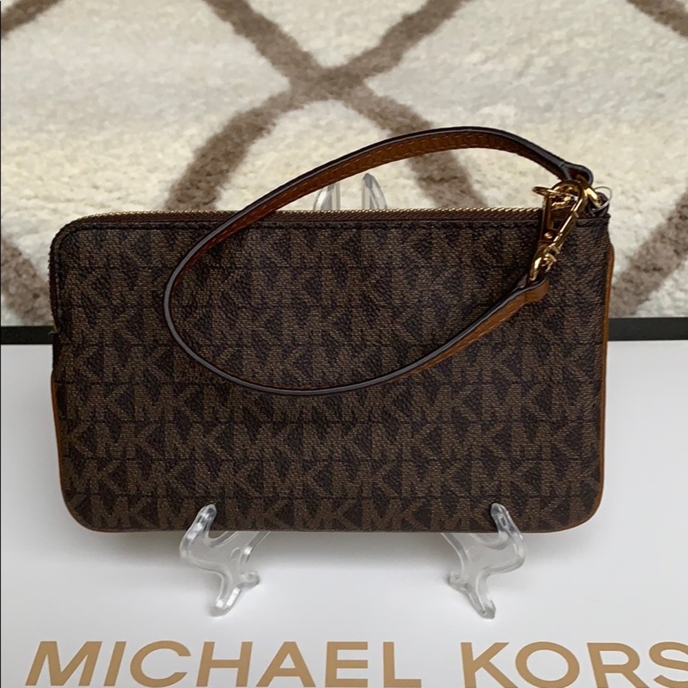 Michael Kors Jet Set Travel Lg Top Zip Wrislet - Picture 14 of 16